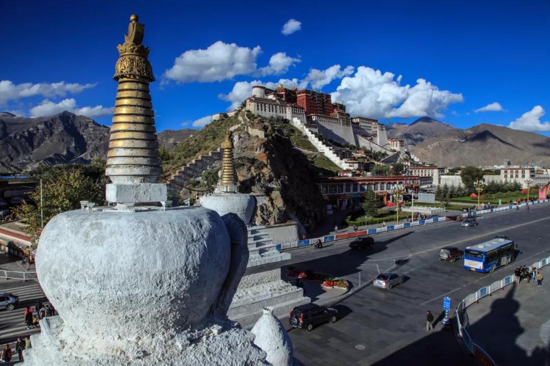 西藏,外交部发言人眼中的和平稳定发展样本