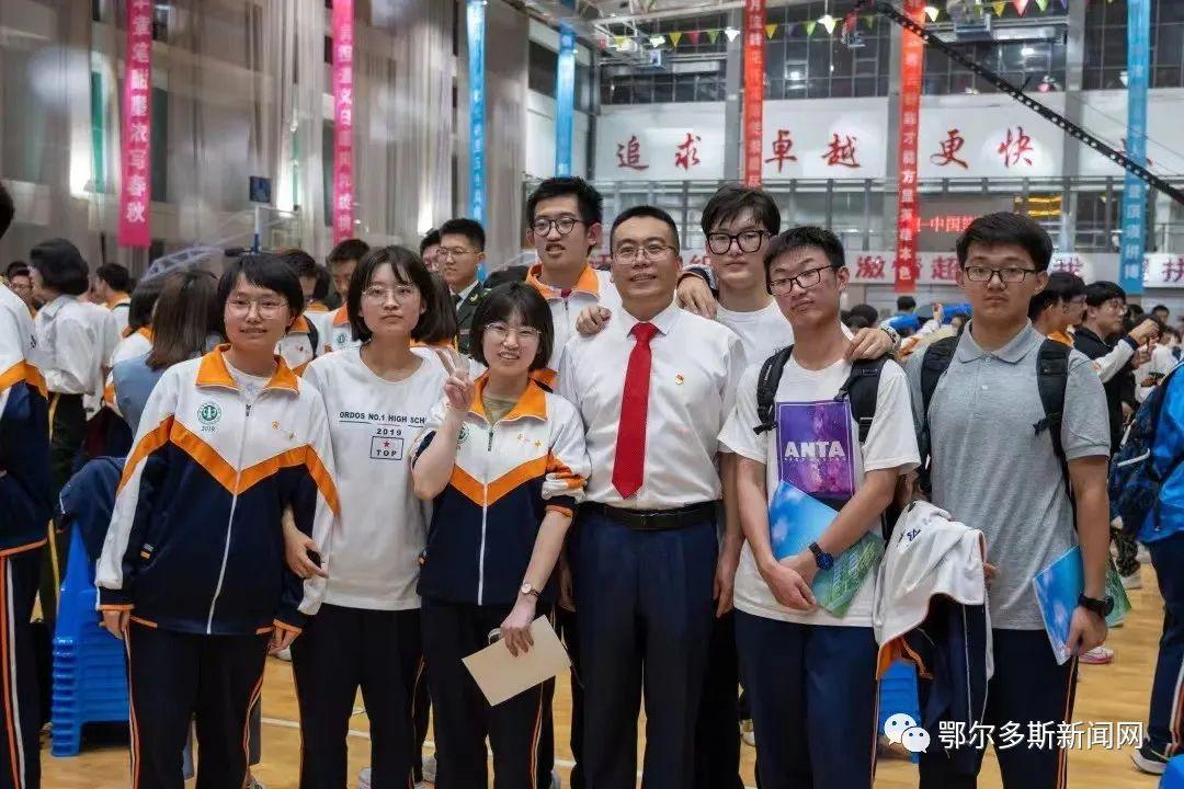 鄂尔多斯，大漠中的绿色奇迹之旅